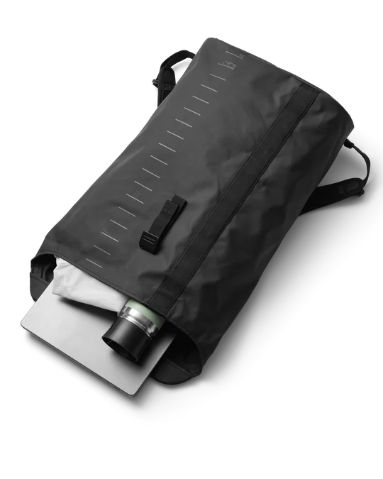 Essential Backpack 24L Black Out