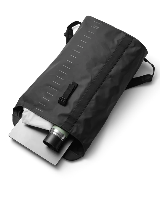 Essential Backpack 24L Oatmilk