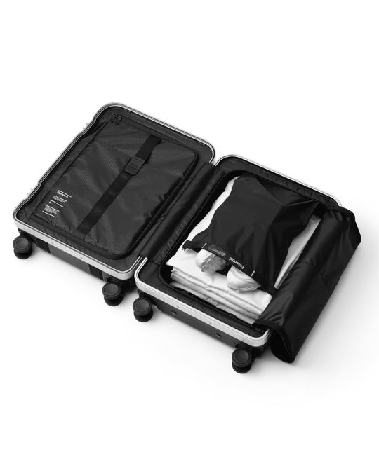 Essential Drybag 8L Black Out