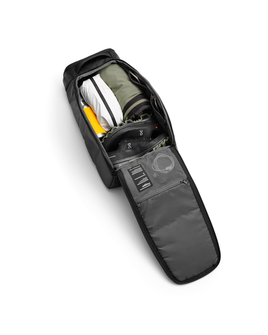 Hugger Backpack 20L Black Out
