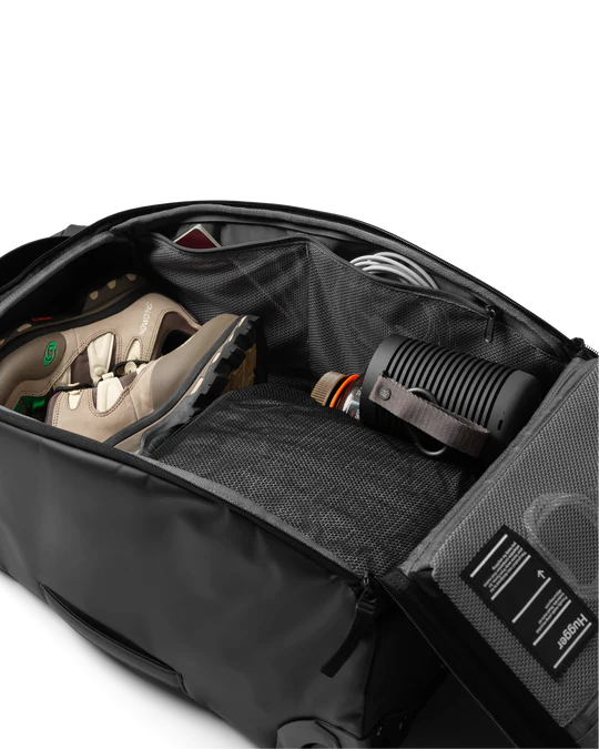 Hugger Roller Bag Carry-on 40L Black Out