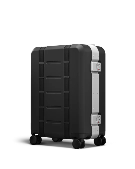 Ramverk Pro Carry-on Silver