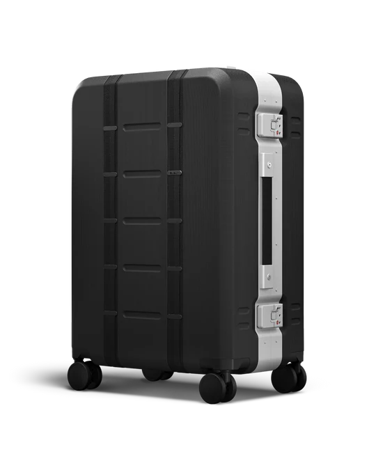 Ramverk Pro Check-in Luggage Medium Silver